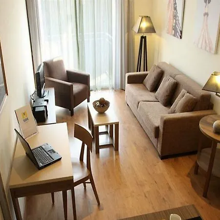 Mh S. Familia Apartment *