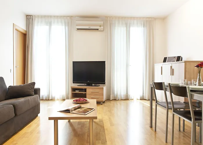 Mh S. Familia Apartment *
