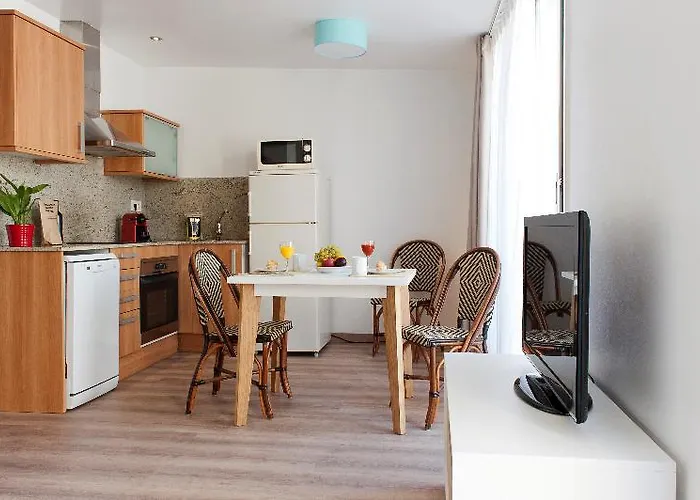Mh S. Familia Apartment